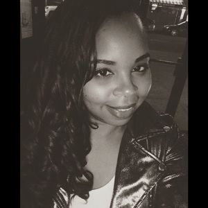 Meet your Posher, Janelle